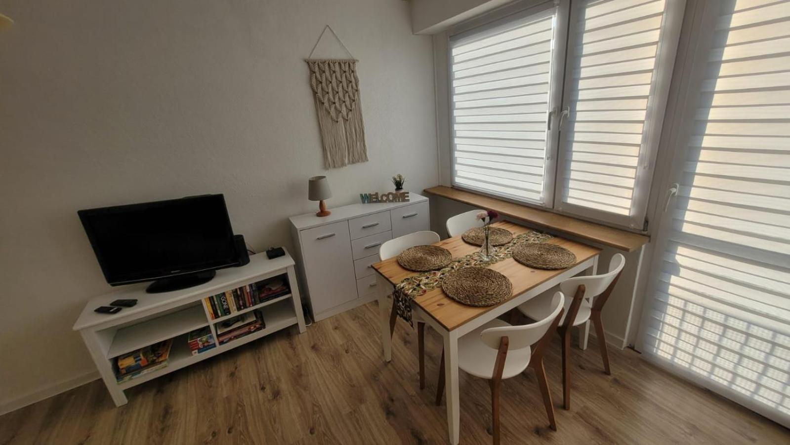 Dams Apartament ออชเวียนชิม ภายนอก รูปภาพ