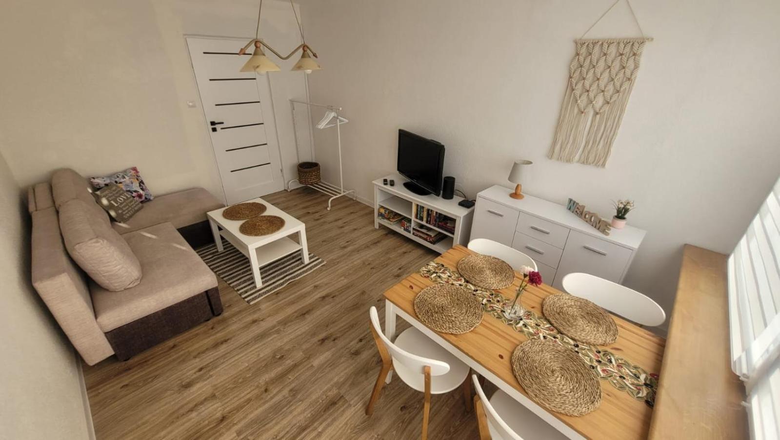 Dams Apartament ออชเวียนชิม ภายนอก รูปภาพ